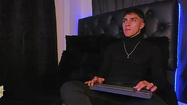 James1lee  online show from 17, 12, 2024