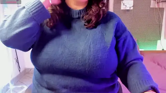 Snapshot of Gulabi_Queen chatting on 5, 12, 2024 Gulabi Queen online show from 5, 12, 2024