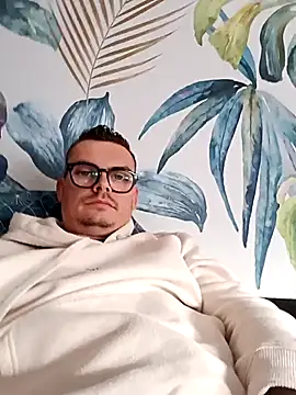 Snapshot of GLouglou19 chatting on 13, 9, 2025 GLouglou19 online show from 13, 9, 2025