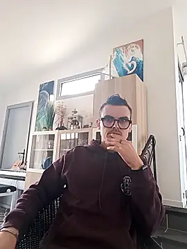 Snapshot of GLouglou19 chatting on 2, 3, 2026 GLouglou19 online show from 2, 3, 2026