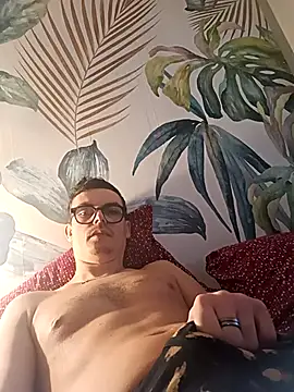 Snapshot of GLouglou19 chatting on 3, 3, 2026 GLouglou19 online show from 3, 3, 2026