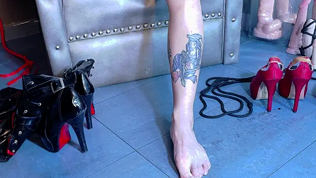 LusstCruella online show from 5, 11, 2025