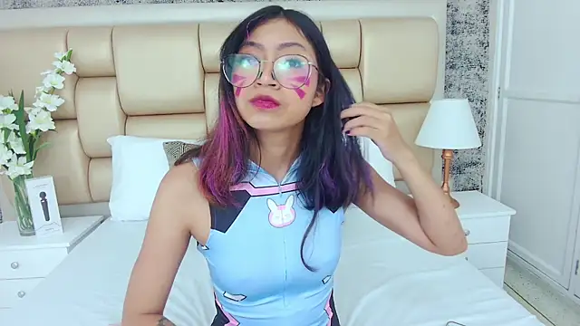 Yommi Winx online show from 23, 12, 2024