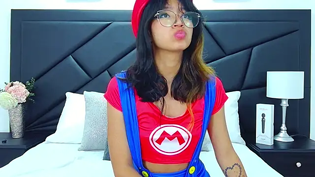 Yommi Winx online show from 28, 12, 2024