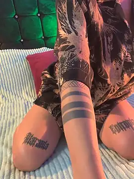 Snapshot of Kitty_arts chatting on 16, 11, 2025 Kitty arts online show from 16, 11, 2025