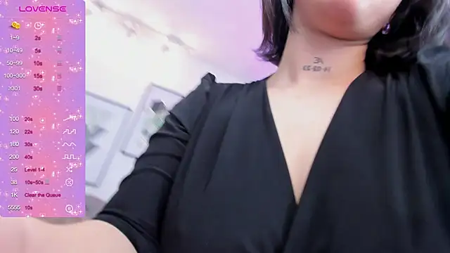 Snapshot of kendaall_jenner_ chatting on 24, 12, 2024 kendaall jenner  online show from 24, 12, 2024