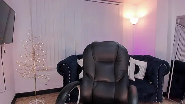 Snapshot of kendaall_jenner_ chatting on 7, 2, 2025 kendaall jenner  online show from 7, 2, 2025