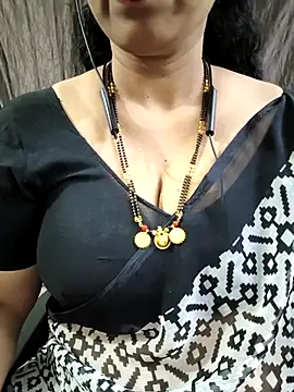 Snapshot of bhuvana555 chatting on 19, 4, 2026 bhuvana555 online show from 19, 4, 2026