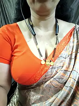 Snapshot of bhuvana555 chatting on 17, 5, 2026 bhuvana555 online show from 17, 5, 2026