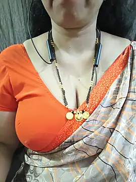 Snapshot of bhuvana555 chatting on 17, 5, 2026 bhuvana555 online show from 17, 5, 2026