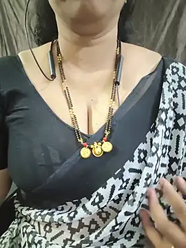 Snapshot of bhuvana555 chatting on 28, 5, 2026 bhuvana555 online show from 28, 5, 2026