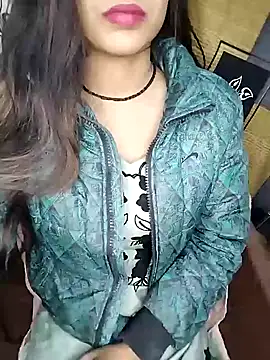 Snapshot of Sreya213 chatting on 4, 12, 2024 Sreya213 online show from 4, 12, 2024