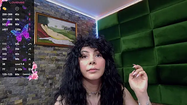 Snapshot of SelenSummer chatting on 5, 4, 2026 SelenSummer online show from 5, 4, 2026