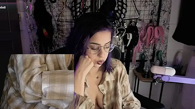 Snapshot of LisandreLaVenale chatting on 17, 5, 2026 LisandreLaVenale online show from 17, 5, 2026