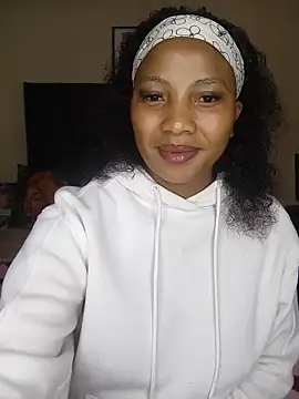 Snapshot of quenliyasa chatting on 8, 6, 2026 quenliyasa online show from 8, 6, 2026