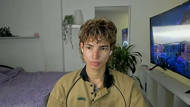 Snapshot of santy-kitty chatting on 23, 9, 2025 santy-kitty online show from 23, 9, 2025