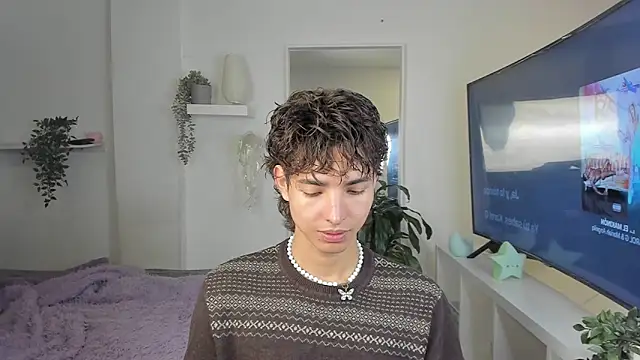 santy-kitty online show from 2, 12, 2025