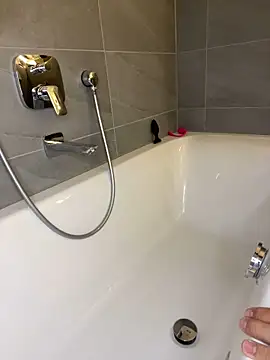 Sissy-Bee online show from 17, 1, 2025