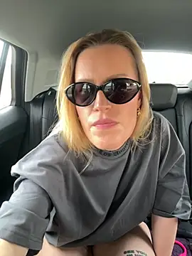 Sissy-Bee online show from 19, 10, 2025