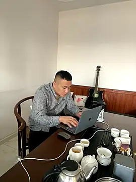 Snapshot of ShaoZian_1 chatting on 6, 11, 2025 ShaoZian 1 online show from 6, 11, 2025