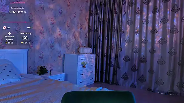 Nora Failure online show from 19, 9, 2025