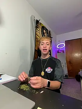 twentywithafelonyy online show from 16, 12, 2024