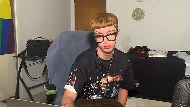 twentywithafelonyy online show from 8, 11, 2025