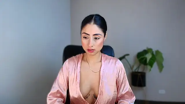 auroracaruso11 online show from 13, 12, 2025