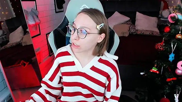 Snapshot of AphexQueen chatting on 17, 12, 2024 AphexQueen online show from 17, 12, 2024