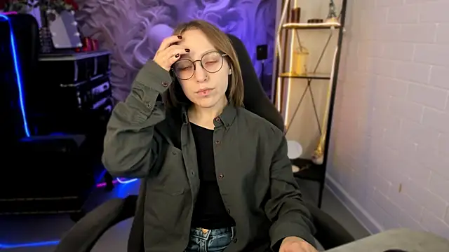 Snapshot of AphexQueen chatting on 27, 2, 2025 AphexQueen online show from 27, 2, 2025