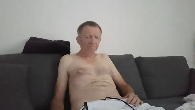 Snapshot of naturiste974 chatting on 27, 5, 2026 naturiste974 online show from 27, 5, 2026