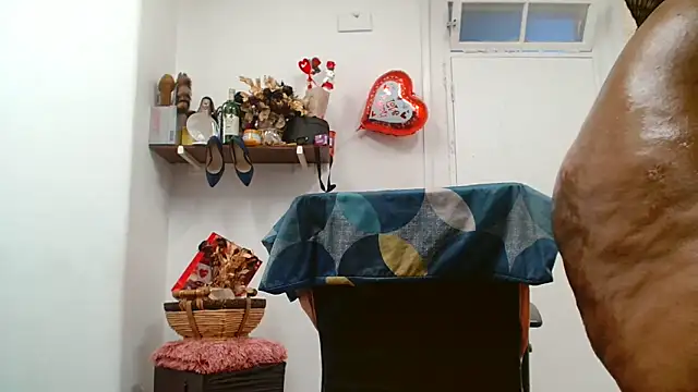 xTALLSEXYBUMx online show from 17, 4, 2026