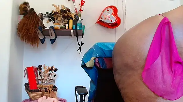 Snapshot of xTALLSEXYBUMx chatting on 15, 6, 2026 xTALLSEXYBUMx online show from 15, 6, 2026