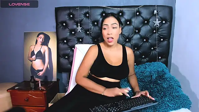 catalinamuss  online show from 7, 4, 2026