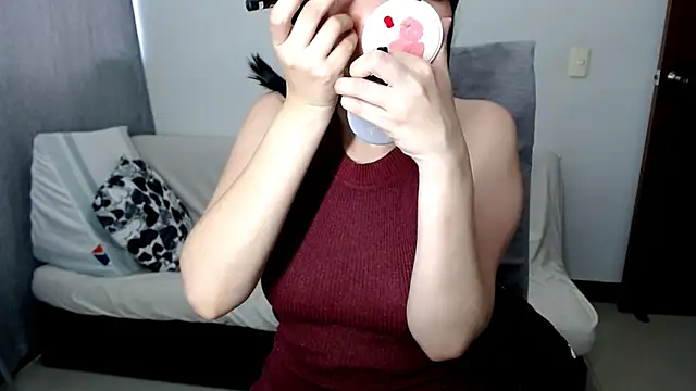 Snapshot of Laura-pervert chatting on 5, 7, 2026 Laura-pervert online show from 5, 7, 2026