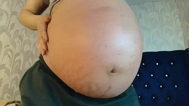 Snapshot of CarolineBrunx chatting on 21, 4, 2026 CarolineBrunx online show from 21, 4, 2026