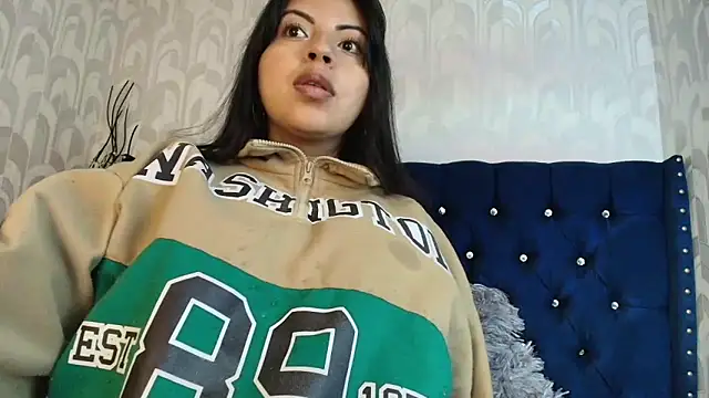 Snapshot of CarolineBrunx chatting on 18, 5, 2026 CarolineBrunx online show from 18, 5, 2026