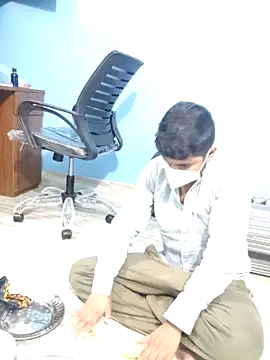 Ishan003 online show from 5, 11, 2025