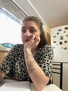 Snapshot of sexyy_girl_ chatting on 15, 3, 2025 sexyy girl  online show from 15, 3, 2025