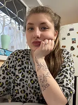 Snapshot of sexyy_girl_ chatting on 15, 3, 2025 sexyy girl  online show from 15, 3, 2025