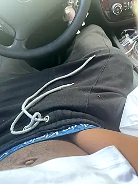 Snapshot of sneakylink13__ chatting on 18, 10, 2025 sneakylink13   online show from 18, 10, 2025