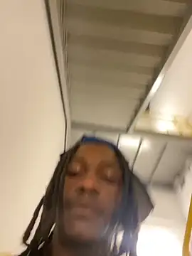 Snapshot of sneakylink13__ chatting on 31, 10, 2025 sneakylink13   online show from 31, 10, 2025