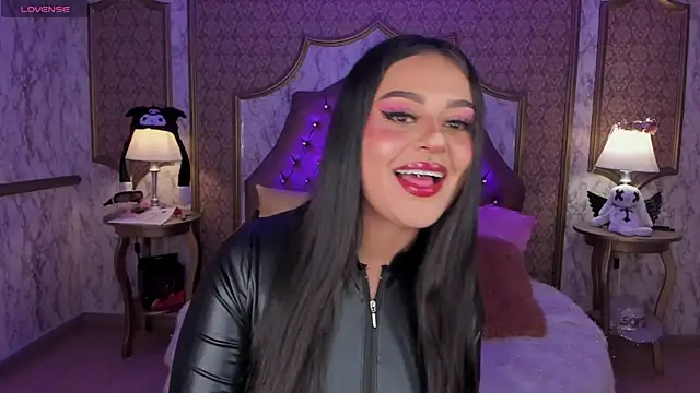Snapshot of SoffiQueen chatting on 23, 4, 2026 SoffiQueen online show from 23, 4, 2026