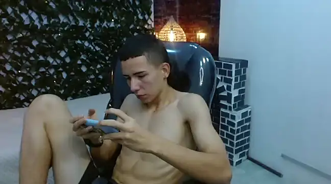 Snapshot of JackSwan18 chatting on 2, 12, 2024 JackSwan18 online show from 2, 12, 2024