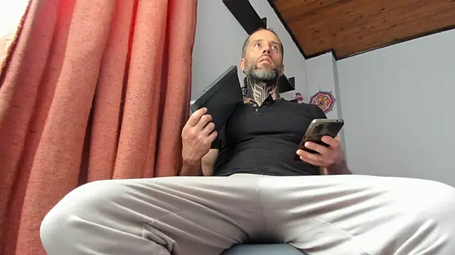 Snapshot of Antoniohot2024 chatting on 19, 1, 2025 Antoniohot2024 online show from 19, 1, 2025