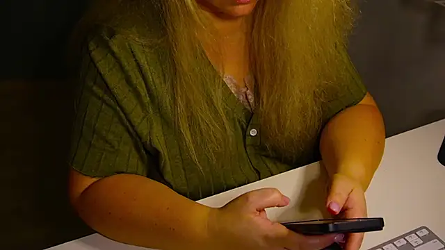 Snapshot of queenpeachi chatting on 12, 1, 2025 queenpeachi online show from 12, 1, 2025