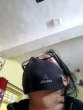 Snapshot of heenage chatting on 12, 1, 2025 heenage online show from 12, 1, 2025