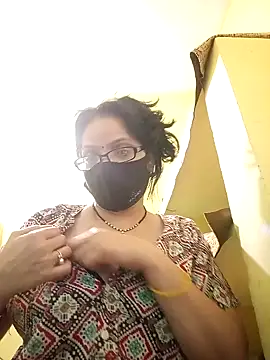 Snapshot of heenage chatting on 3, 2, 2025 heenage online show from 3, 2, 2025