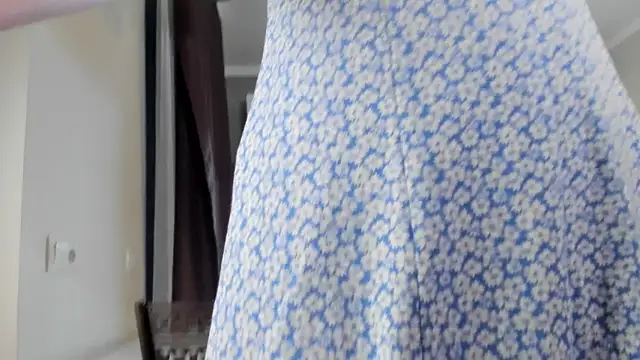 Emma Flin online show from 27, 11, 2025