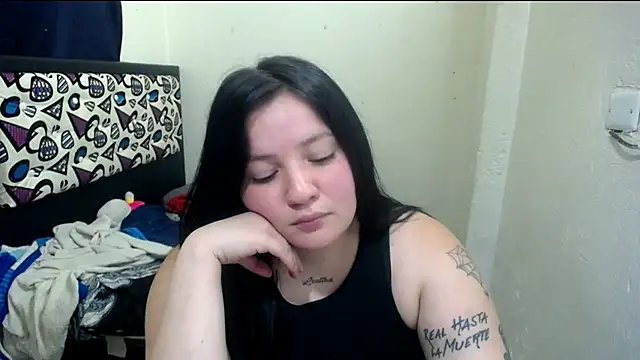 Snapshot of shopyymessyy chatting on 29, 4, 2026 shopyymessyy online show from 29, 4, 2026